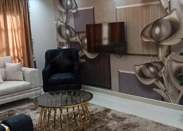 شقة مميزة في المهندسين موقع جيد قريب من النيل والمناطق الحيوية وجامعة الدول