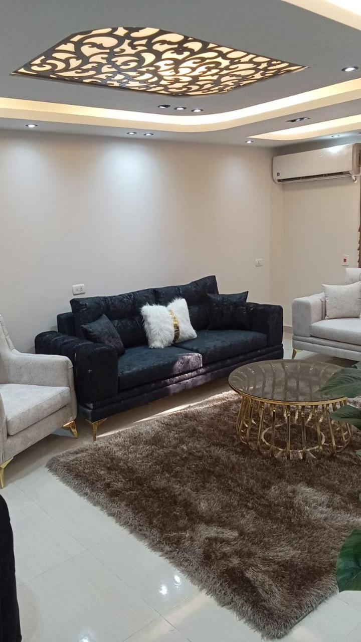 مميزة في المهندسين موقع جيد قريب من النيل والمناطق الحيوية وجامعة الدول Apartment *